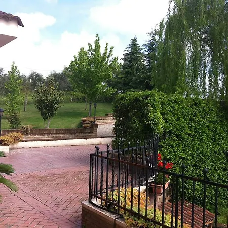 Bed & Breakfast L'albero Del Pepe
