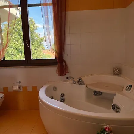 Bed & Breakfast L'albero Del Pepe 4*